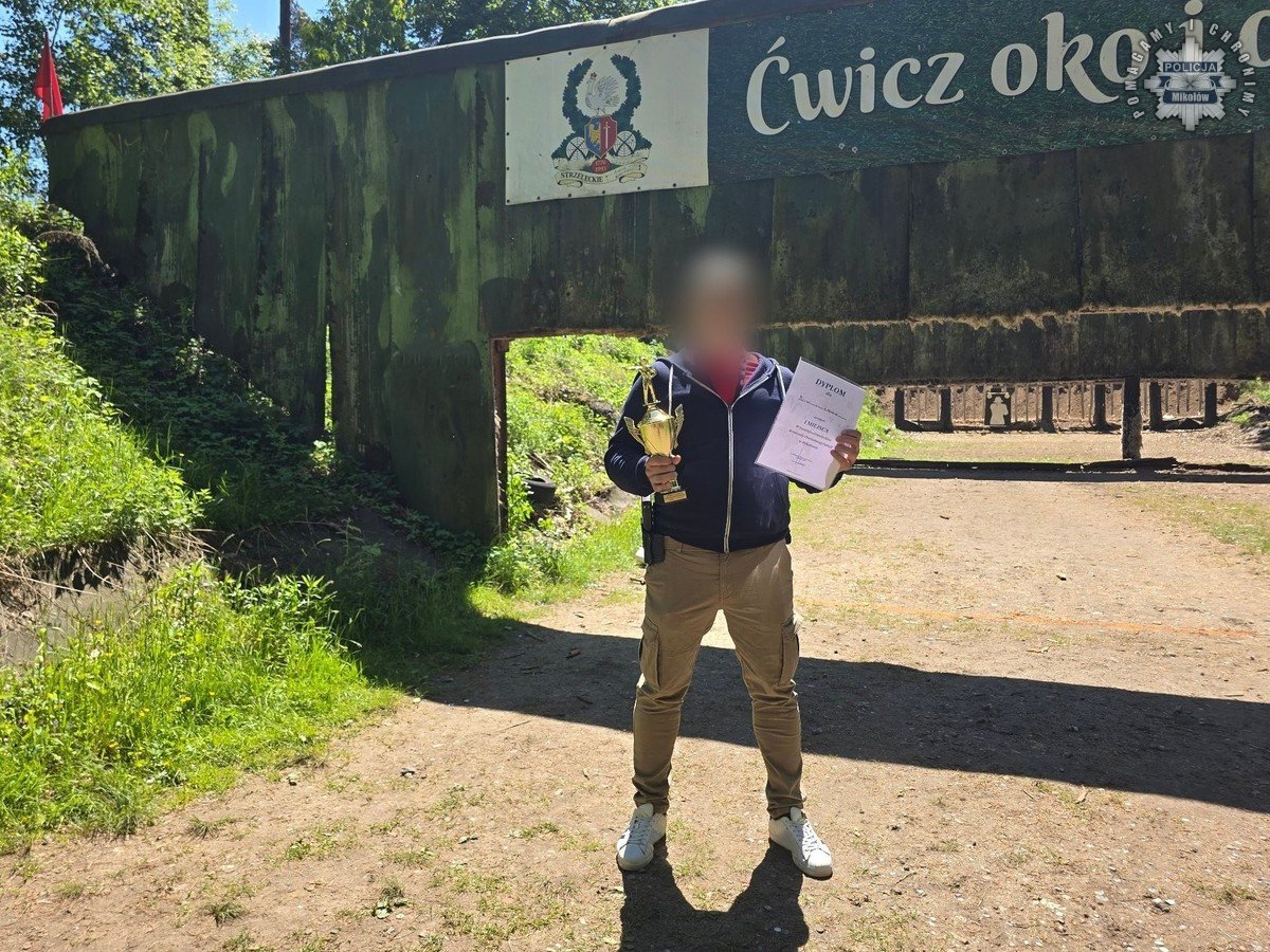 Policjanci z Mikołowa sprawdzili swoje umiejętności podczas zawodów strzeleckich