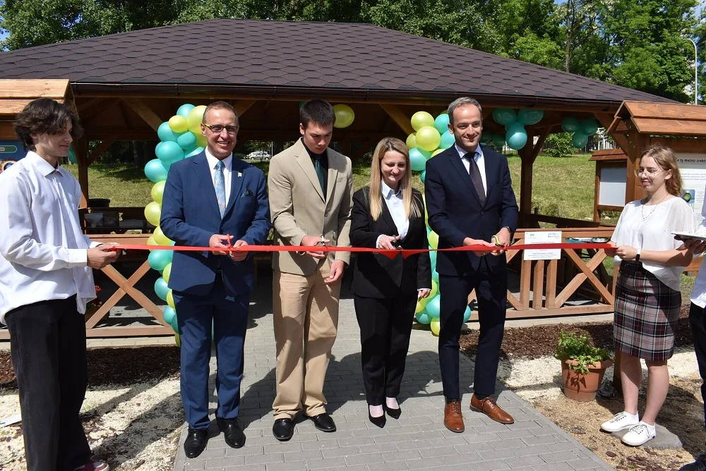 W Mikołowie otwarto „Ekopracownię pod chmurką” w Zespole Szkół Technicznych