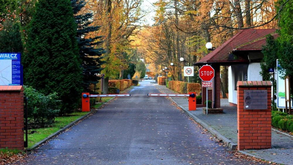 Szlabany parkingowe – praktyczne i bezpieczne rozwiązanie dla każdej przestrzeni