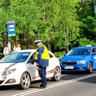Nietrzeźwy w koparko-ładowarce. Katowicka drogówka miała pełne ręce roboty