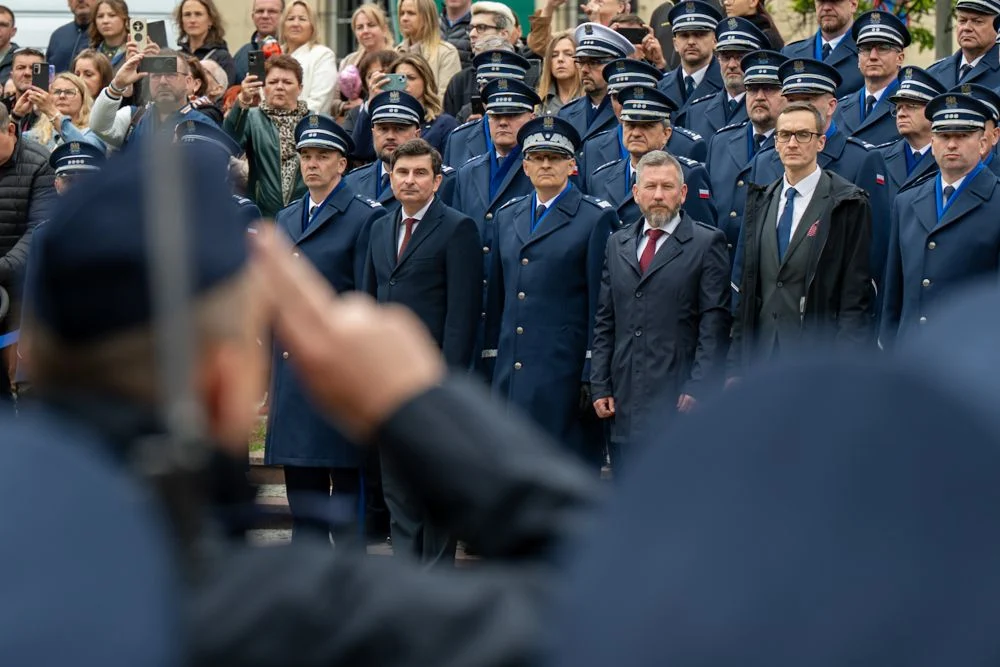 126 nowych policjantów ślubowało w Katowicach. Do służby ruszą w całym regionie