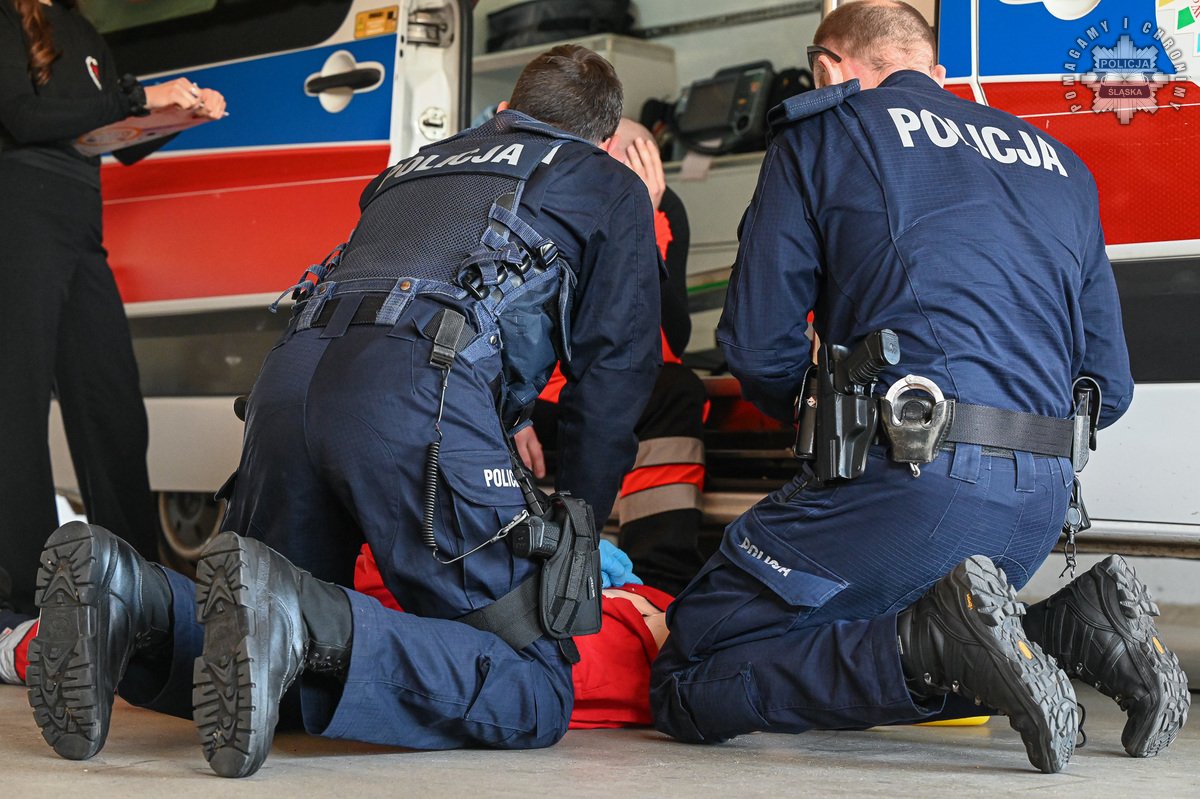 Policyjni medycy pokazali klasę! Katowice wygrywają wojewódzki etap 1