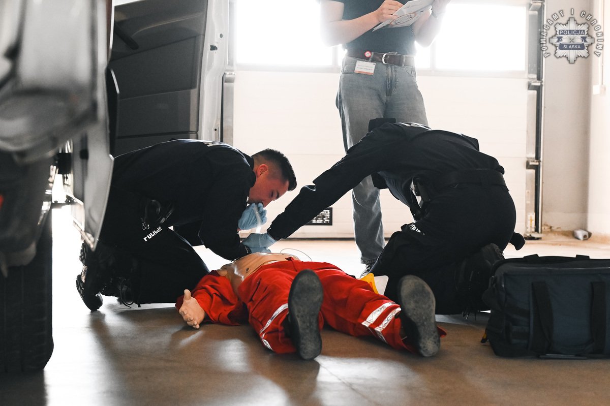 Policyjni medycy pokazali klasę! Katowice wygrywają wojewódzki etap 4