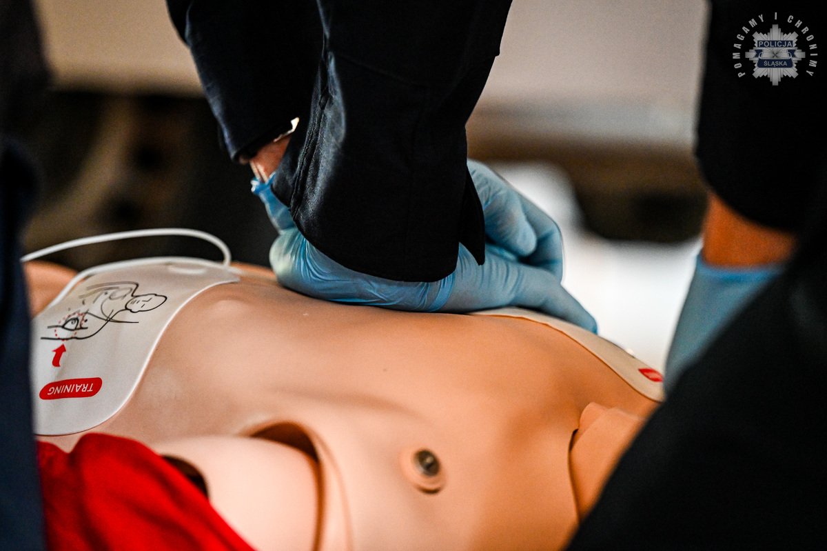 Policyjni medycy pokazali klasę! Katowice wygrywają wojewódzki etap 6