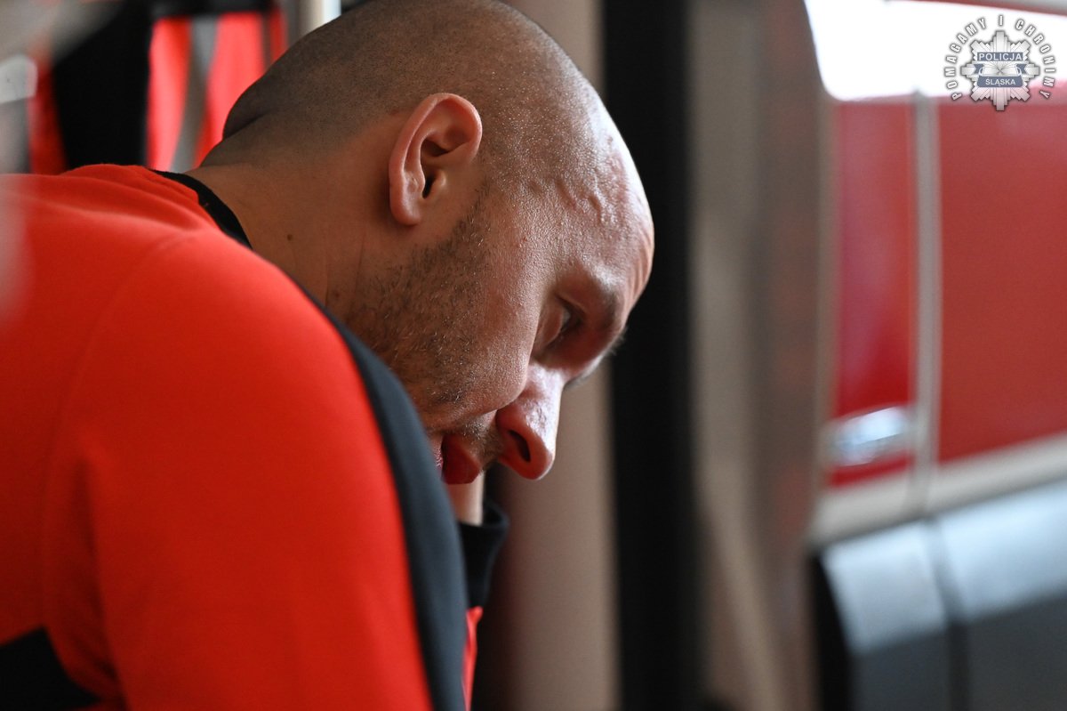 Policyjni medycy pokazali klasę! Katowice wygrywają wojewódzki etap 7