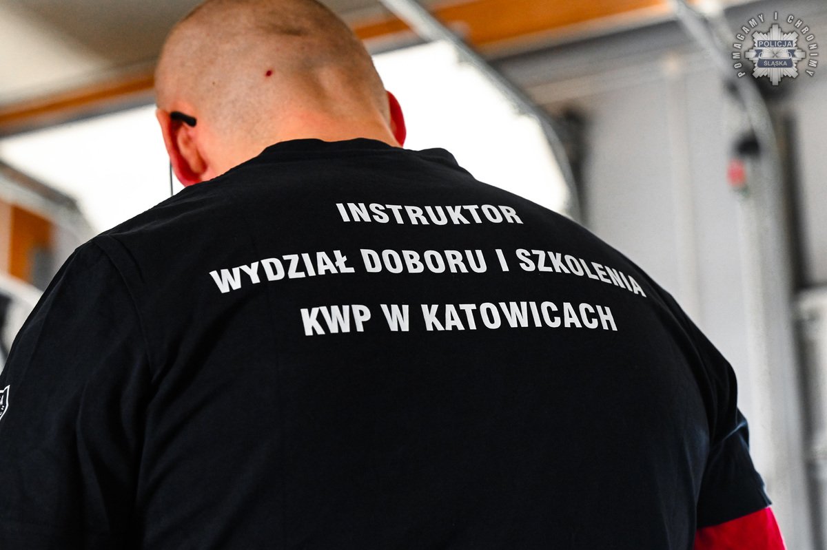 Policyjni medycy pokazali klasę! Katowice wygrywają wojewódzki etap 8