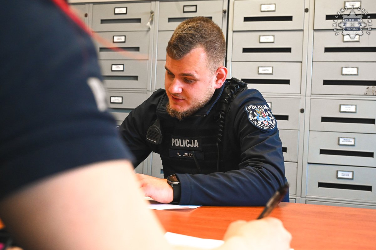 Policyjni medycy pokazali klasę! Katowice wygrywają wojewódzki etap 13