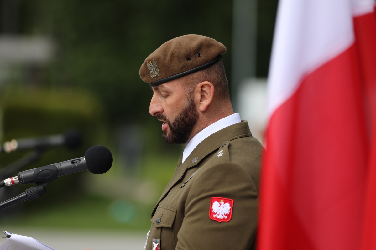 80 lat po wojnie. Hołd bohaterom pod Pomnikiem Żołnierza Polskiego 8