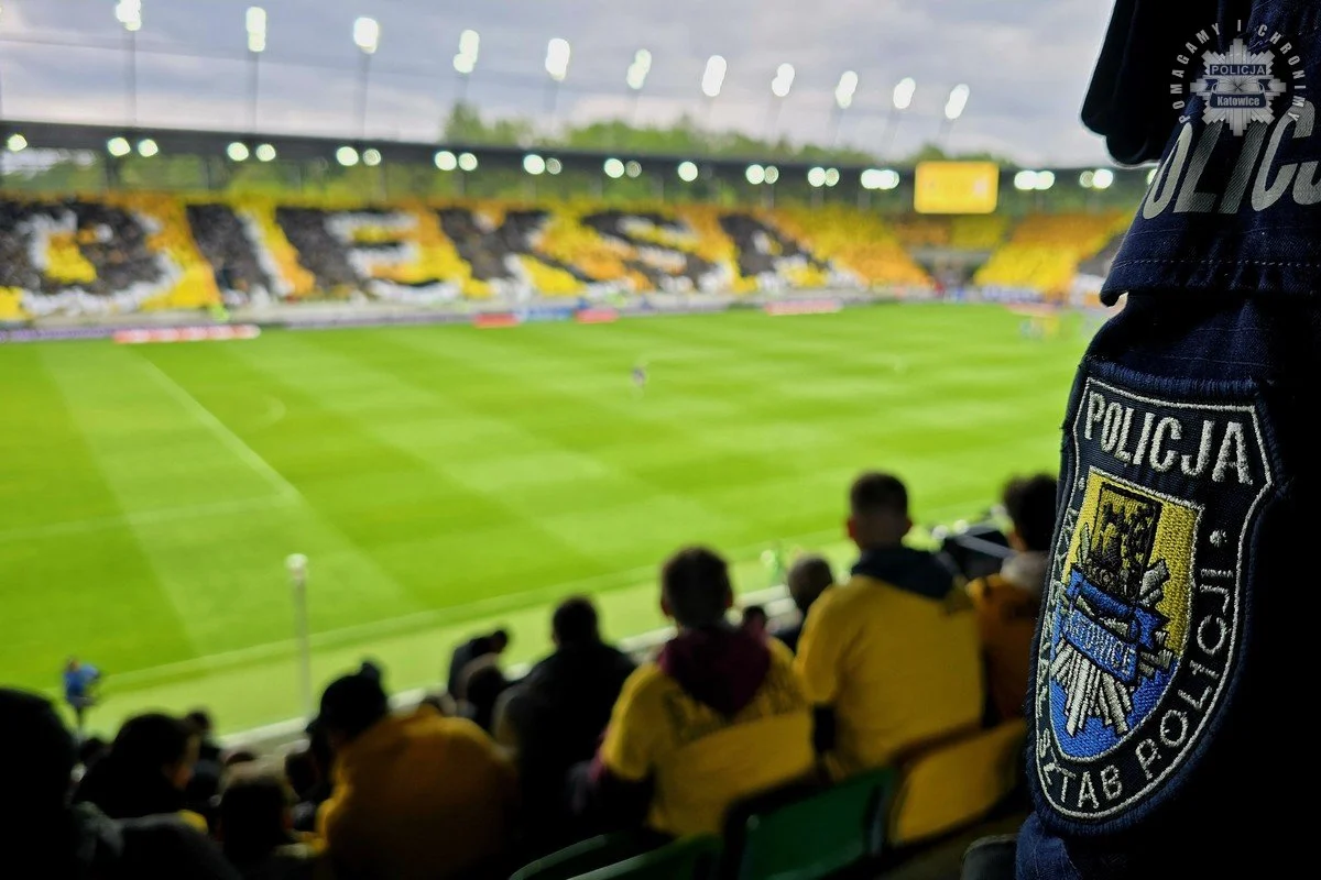 Mecz GKS – Lech pod kontrolą policji. Blisko 400 funkcjonariuszy w akcji
