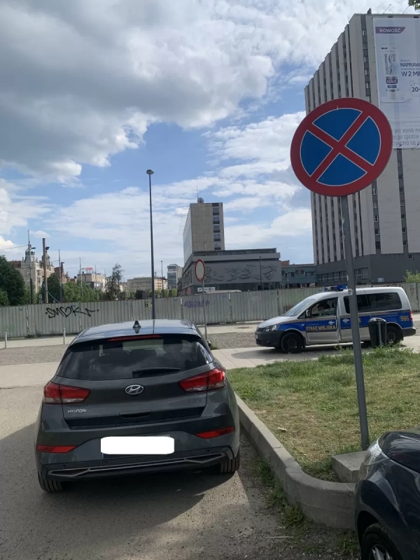 „Wyzwanie Parkowanie”: 748 interwencji straży miejskiej w Katowicach w minionym tygodniu 16