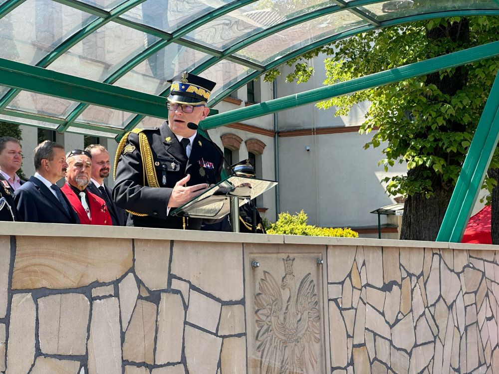 Śląski Komendant PSP na uroczystości Dnia Strażaka w Centralnej Szkole PSP 2