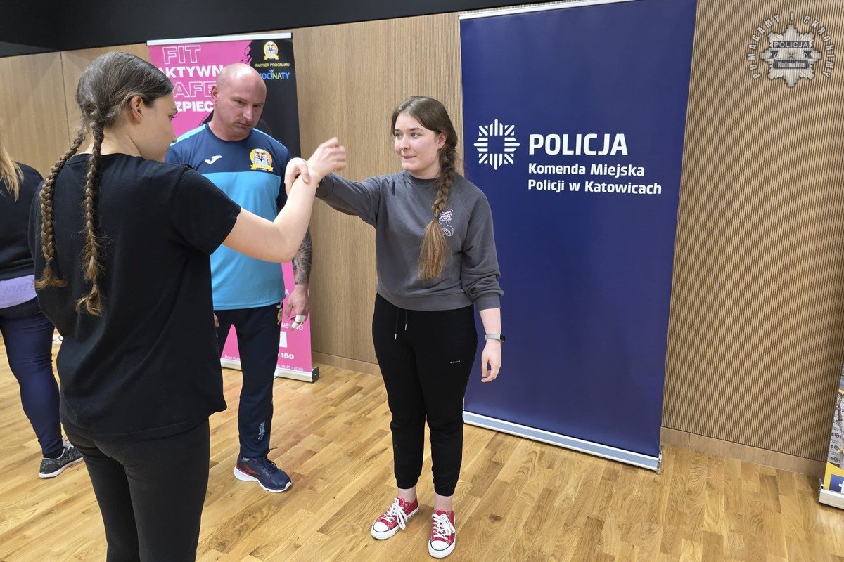 Katowiczanki uczestniczyły w kursie samoobrony w ramach programu „Moc!NaTy” 1
