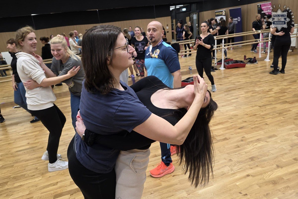 Katowiczanki uczestniczyły w kursie samoobrony w ramach programu „Moc!NaTy” 3