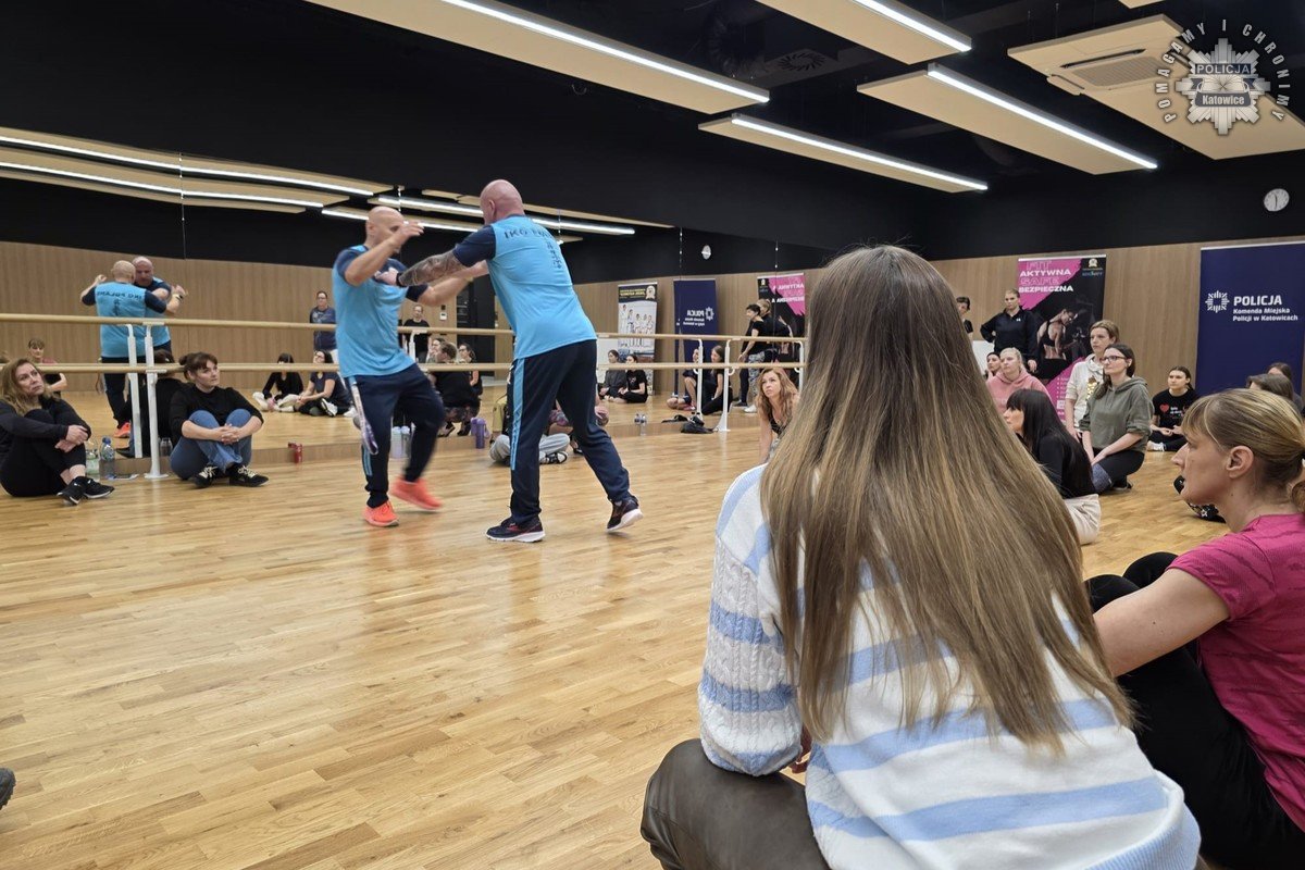 Katowiczanki uczestniczyły w kursie samoobrony w ramach programu „Moc!NaTy” 5