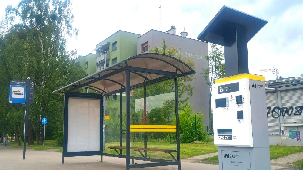 Startuje największy w Polsce system solarnych biletomatów w 41 gminach GZM