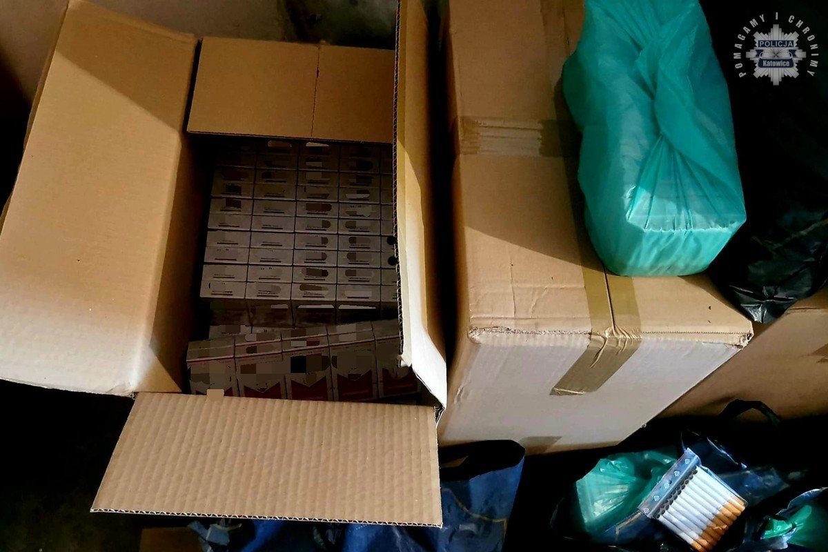 Zatrzymano 75-latka z kontrabandą. Papierosy i tytoń bez akcyzy za 700 tys. zł 4
