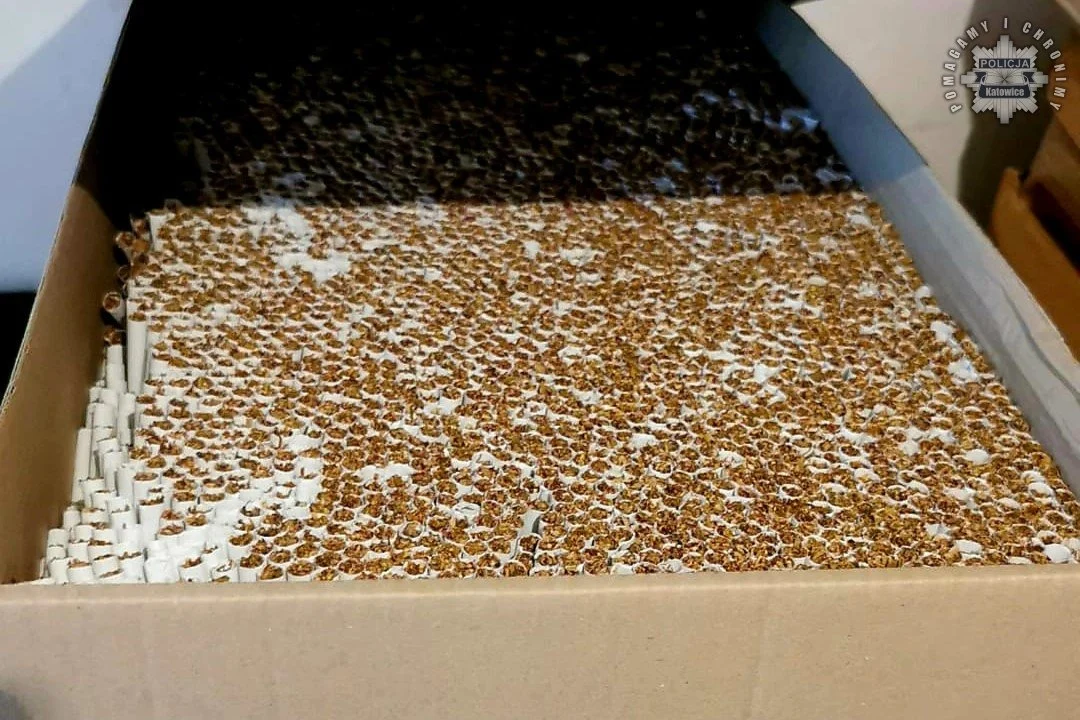 Zatrzymano 75-latka z kontrabandą. Papierosy i tytoń bez akcyzy za 700 tys. zł