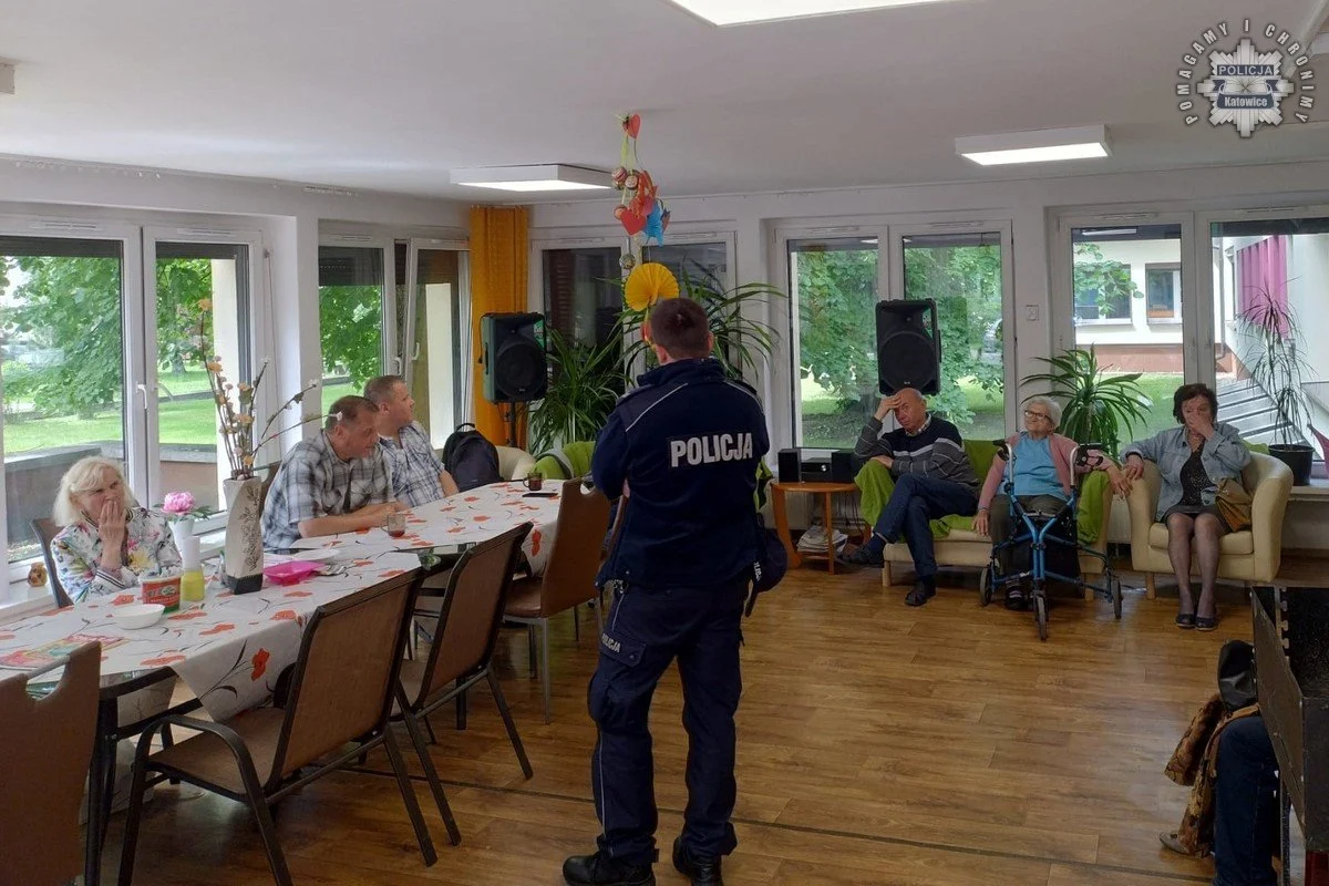 Bezpieczny dom na wakacje – dzielnicowi radzą, jak uniknąć włamania