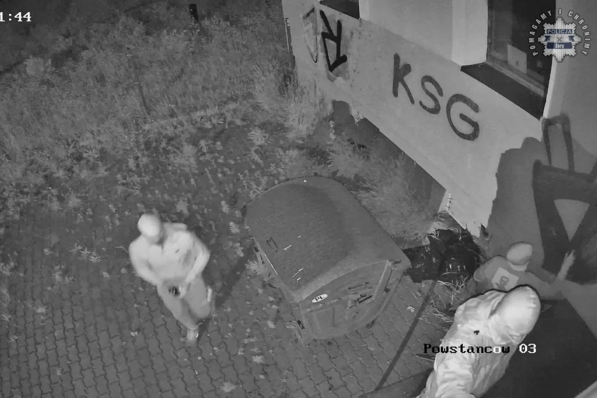 Policja poszukuje sprawców uszkodzenia elewacji piekarni w Żorach