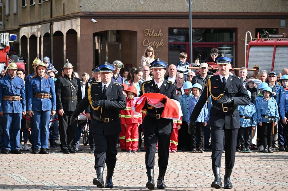 Dzień Strażaka w Żorach – uroczysty apel i wręczenie odznaczeń [FOTO]