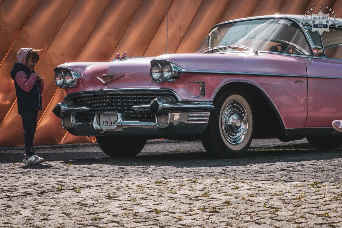 Zlot pojazdów zabytkowych i amerykańskich w Muzeum Ognia w Żorach [FOTO]