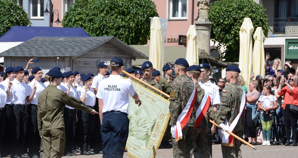 Ślubowanie klas mundurowych oraz piknik już 15 maja na żorskim Rynku!