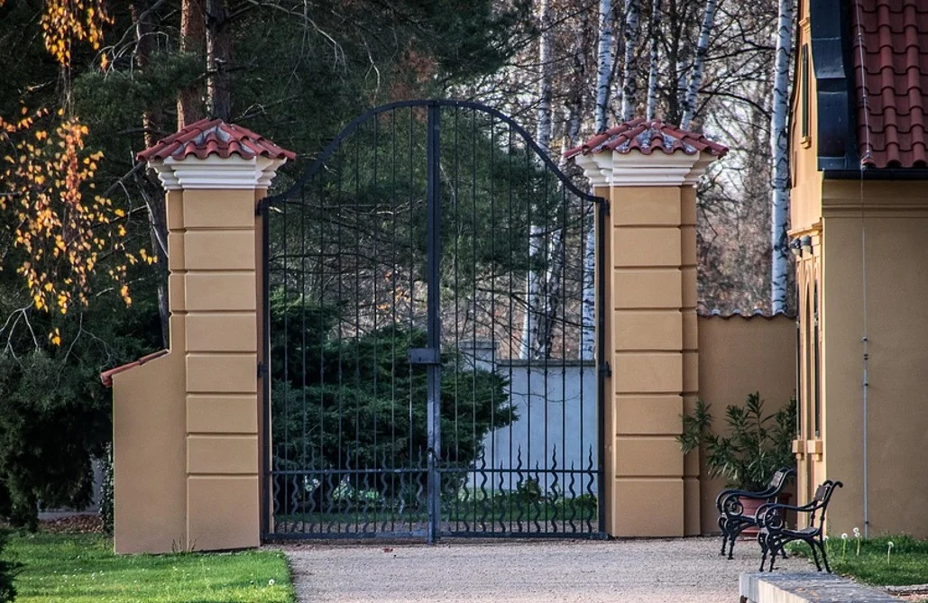 Automatyka do bramy dwuskrzydłowej - wygodne i nowoczesne rozwiązanie do Twojego domu