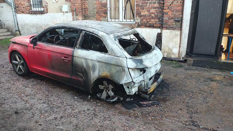 Pożar przy DOK Grzybowice, spłonął samochód