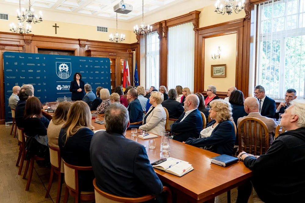 Dr Ewa Weber rozmawia z dyrektorami o planach i wyzwaniach dla Zabrza