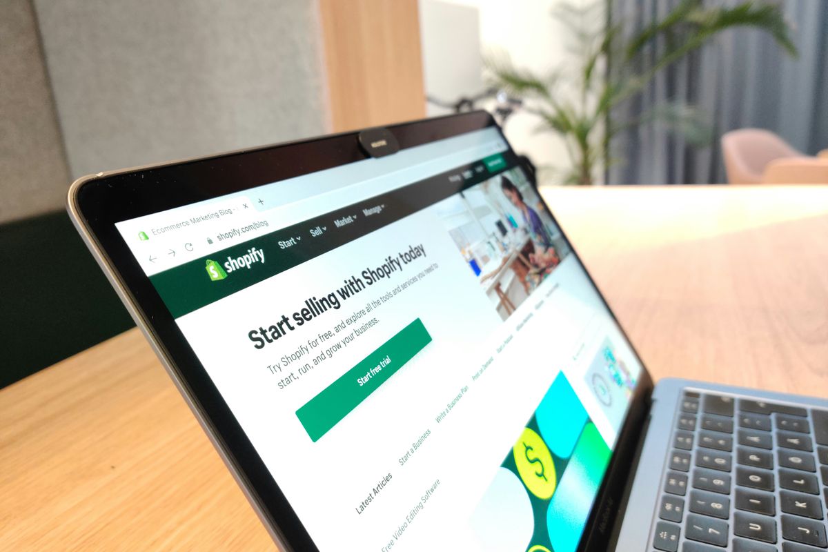 Najlepsze hurtownie dropshippingowe w Polsce – gdzie warto szukać partnerów?