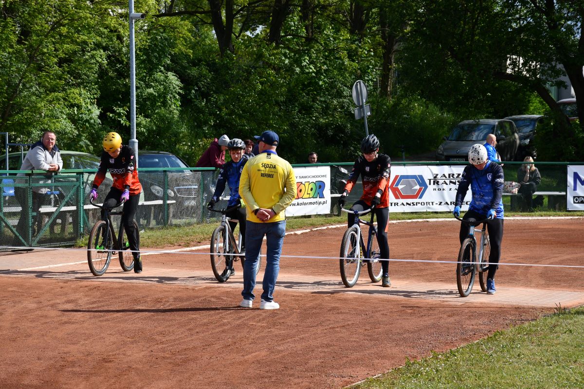 Speedrower przy Alei Parkowej 8