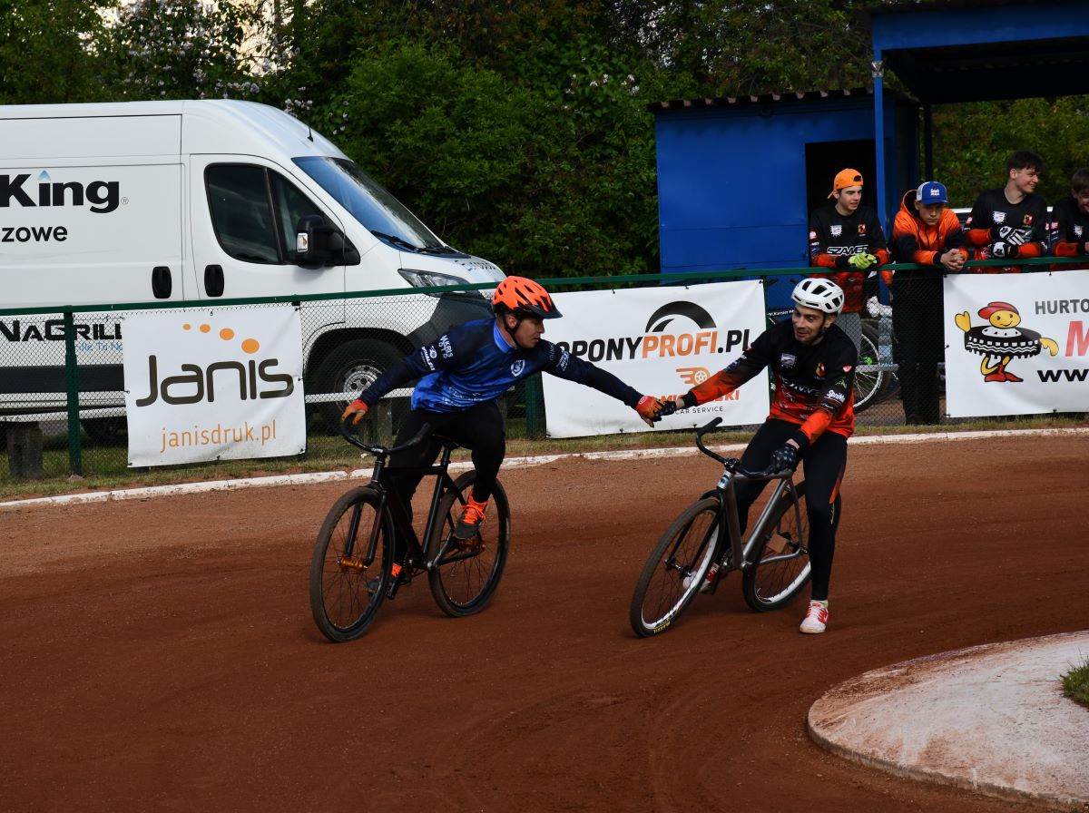 Speedrower przy Alei Parkowej 40