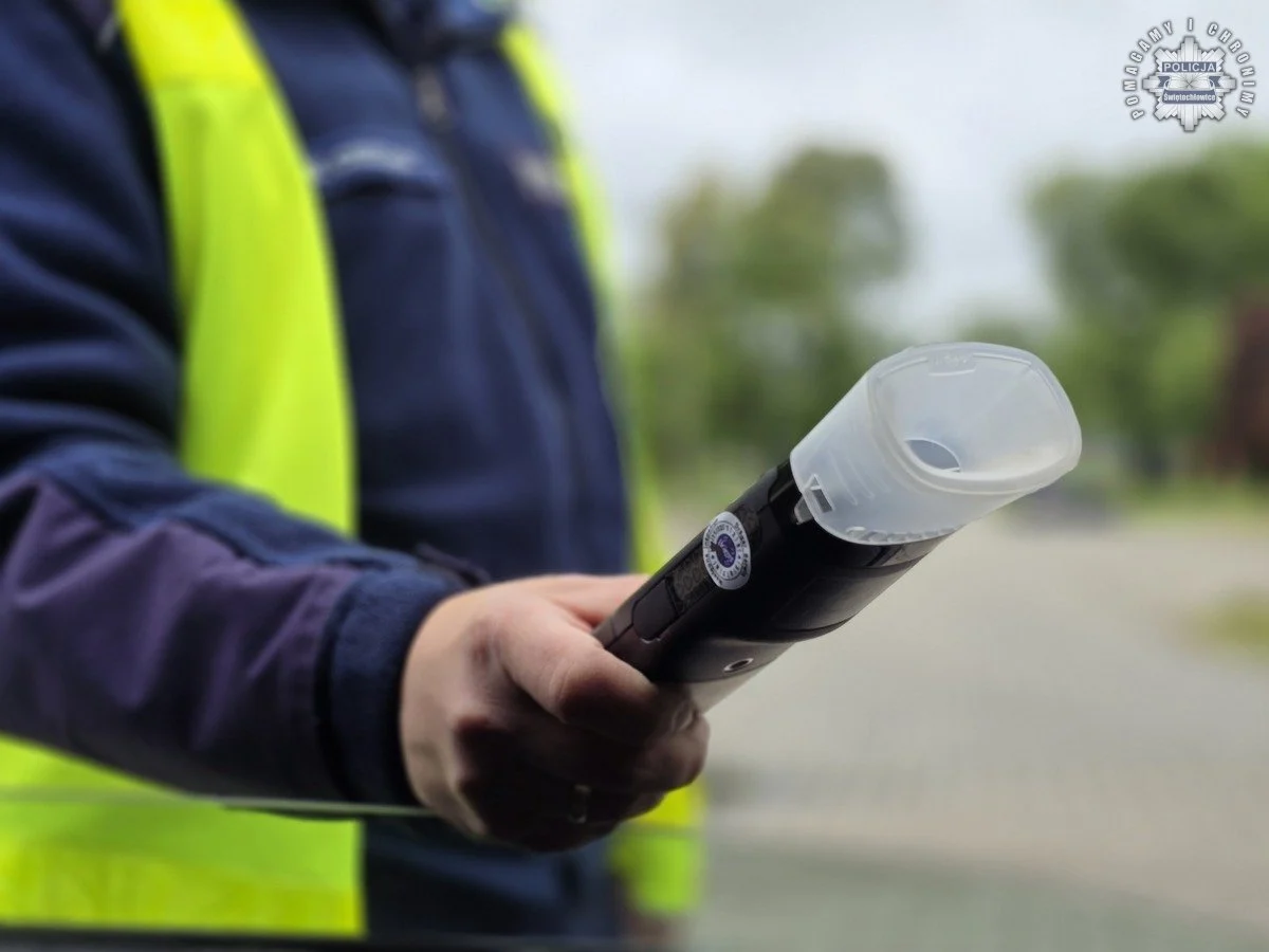 59-latek kierował samochodem, mając blisko 2 promile. Musi liczyć się z utratą samochodu
