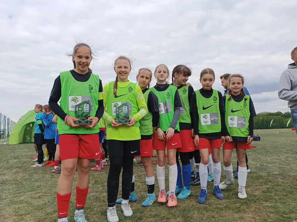 Uczennice z SP nr 17 na podium w zmaganiach o Puchar Tymbarku!