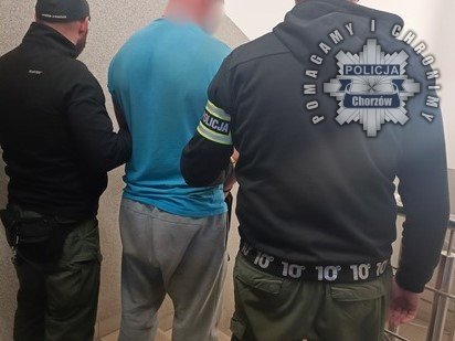 Narkotyki, nielegalne papierosy i tytoń. Chorzowscy policjanci zatrzymali dwie osoby