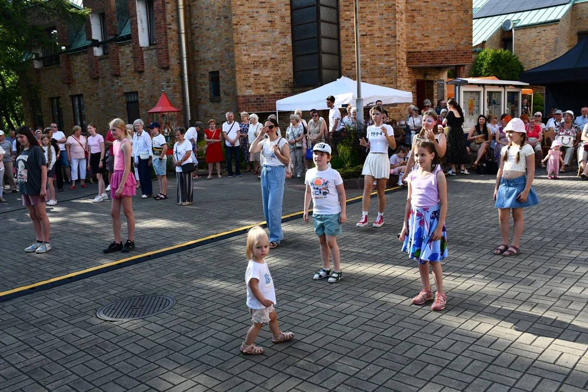 Festyn parafialny przy kościele pw. św. Piusa X 60