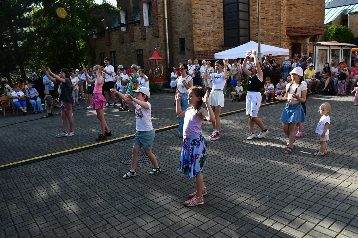 Festyn parafialny przy kościele pw. św. Piusa X 64