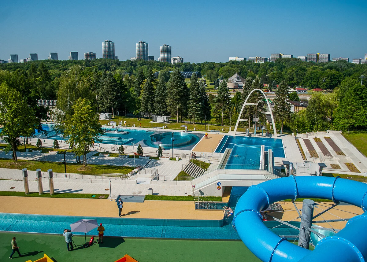 Baseny i kąpieliska na Śląsku – przegląd letnich hitów regionu
