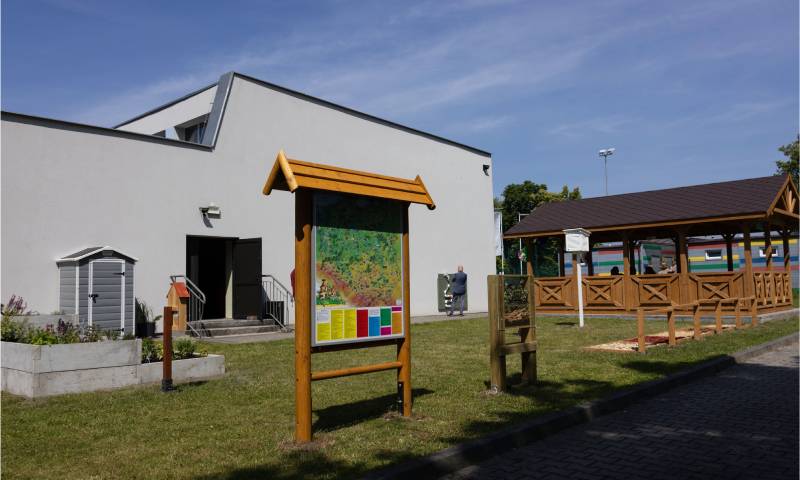 Szkoła Podstawowa nr 6 stawia na ekologię! Otwarto "Ekopracownię pod chmurką"