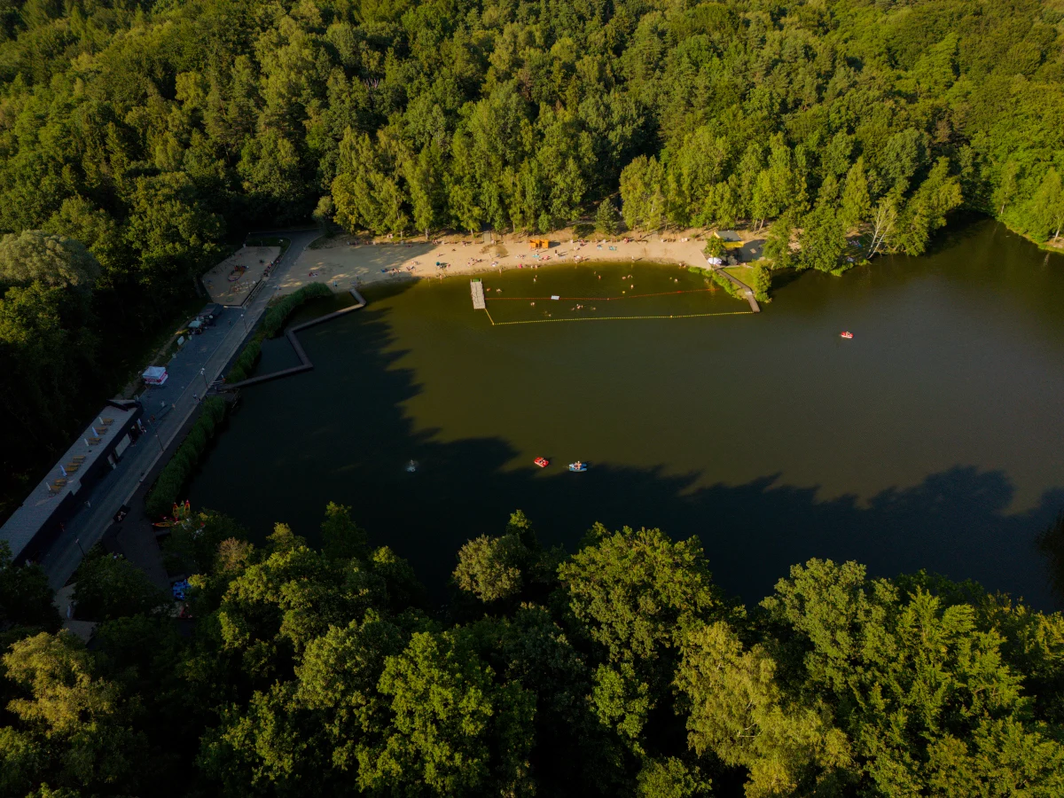 Zrelaksuj się na świeżym powietrzu – letnie warsztaty tańca w Wodzisławiu Śląskim