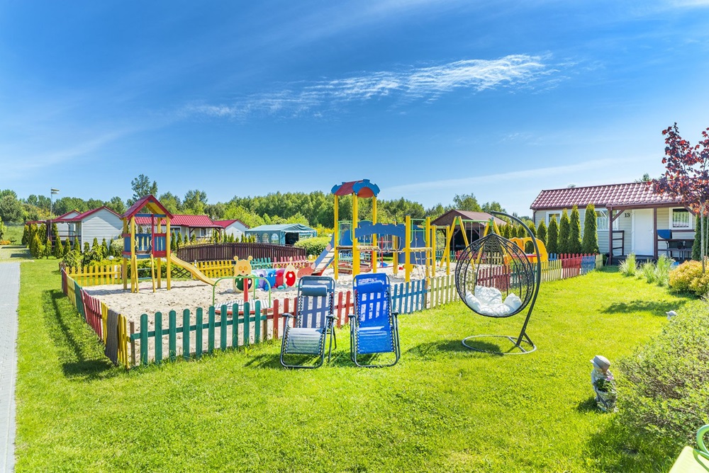 Wakacyjny wypoczynek nad Bałtykiem w domkach Szmaragdowe Morze