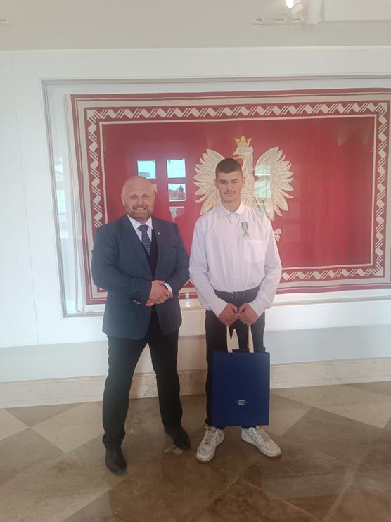 Piotr Radoń z Orzesza odznaczony medalem / fot. UM Orzesze