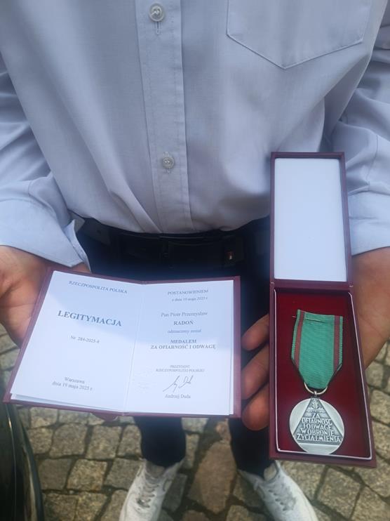 Piotr Radoń z Orzesza odznaczony medalem / fot. UM Orzesze