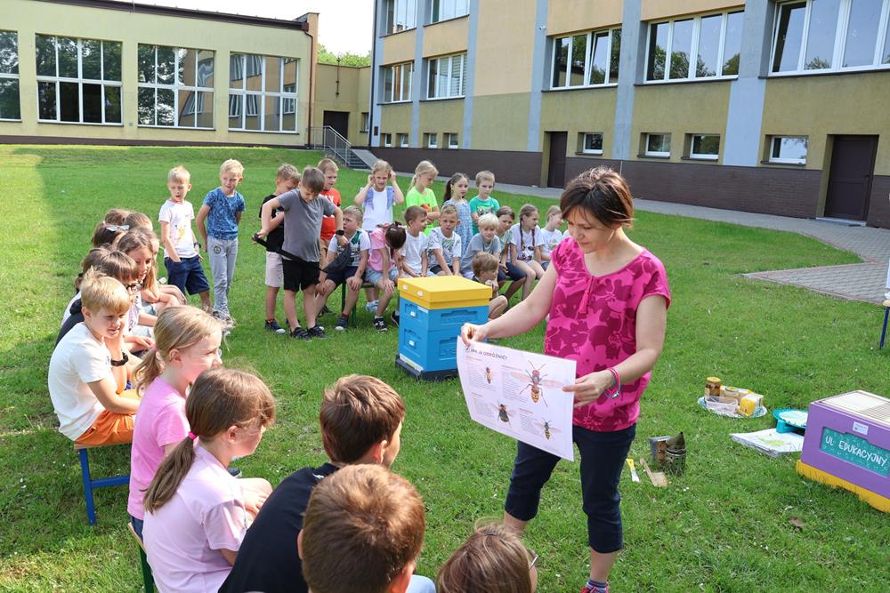 Warsztaty pszczelarskie w Szkole Podstawowej nr 2 im. Stanisława Moniuszki / fot. UM Orzesze