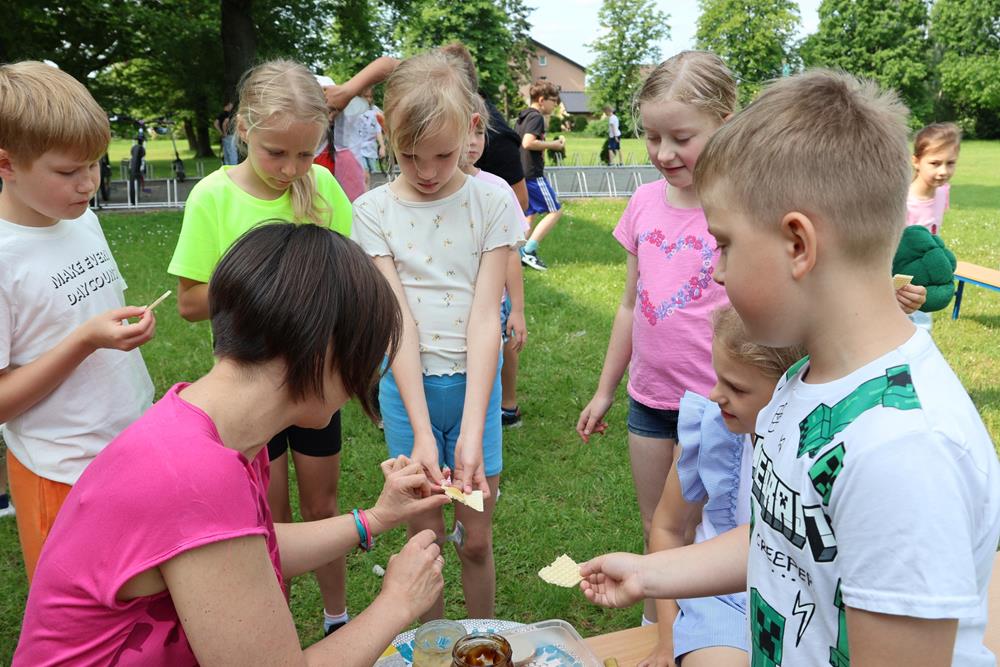 Warsztaty pszczelarskie w Szkole Podstawowej nr 2 im. Stanisława Moniuszki / fot. UM Orzesze