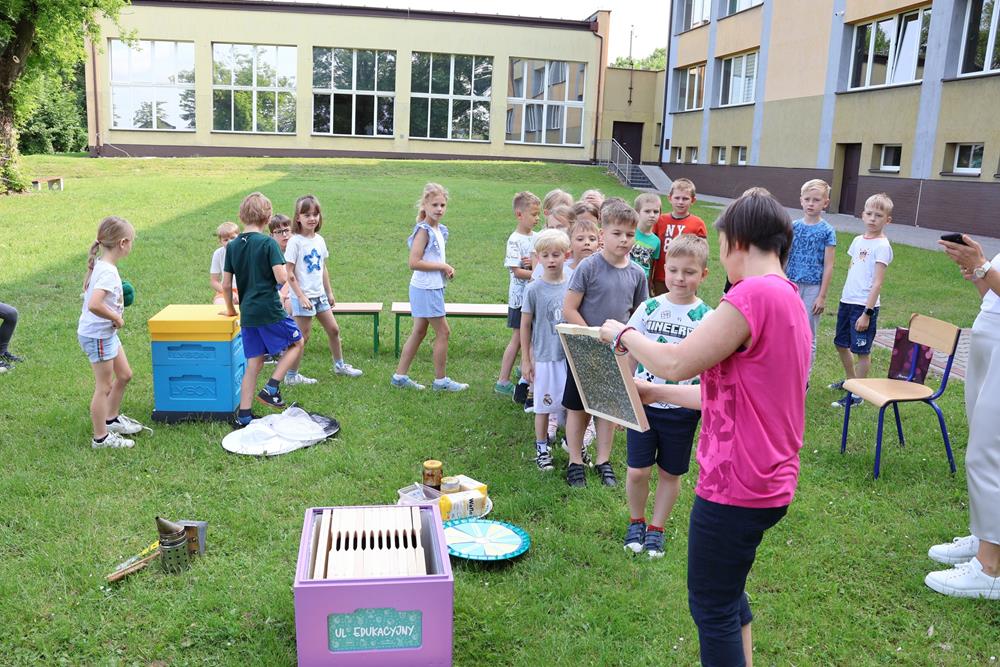 Warsztaty pszczelarskie w Szkole Podstawowej nr 2 im. Stanisława Moniuszki / fot. UM Orzesze