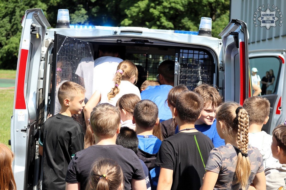 Piknik Rodzinny w Tychach – Sznupek i policja przypomnieli o bezpieczeństwie