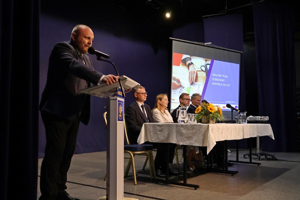 Minister Funduszy z wizytą w Orzeszu – rozmowy o wsparciu dla samorządów