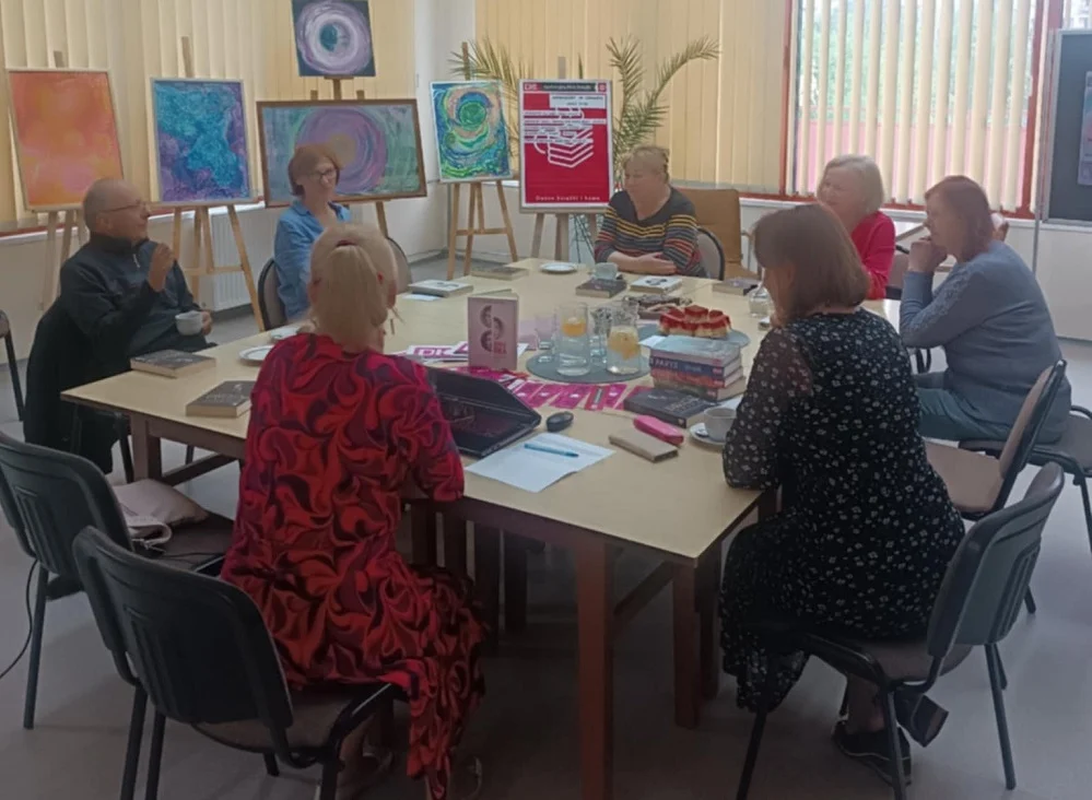 15 lat Dyskusyjnego Klubu Książki w Mysłowicach – biblioteka zaprasza nowych członków!