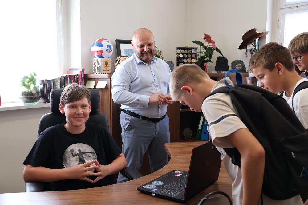 Wizyta uczniów SP nr 2 w Urzędzie Miasta / fot. UM Orzesze